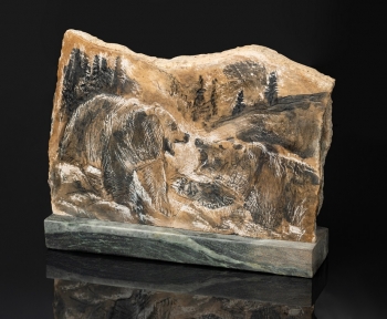 Панно «Медведь-символ Пермского края» большое. Уральский поделочный камень